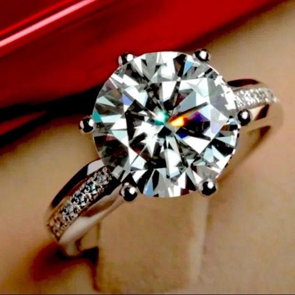 Luxurious 3ct Diamond Ring S925 Stamped! - Picture 3 of 8
